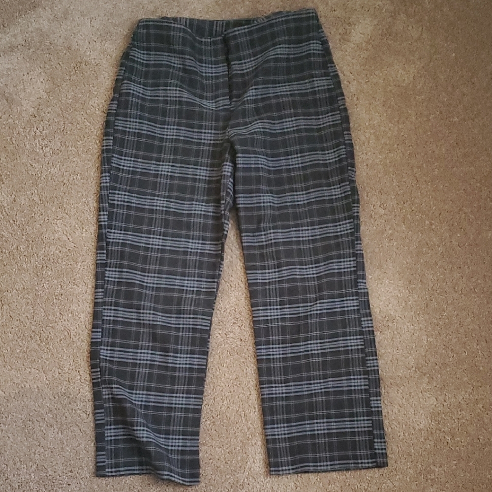 Women's Plaid Cropped Pants - Black and Gray
